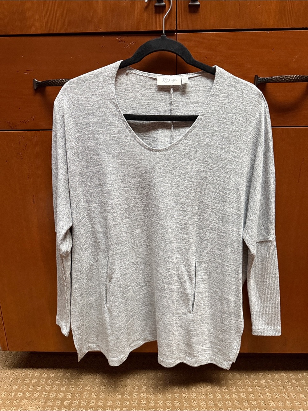Light Gray Women's Long-Sleeve Scoop Neck Top